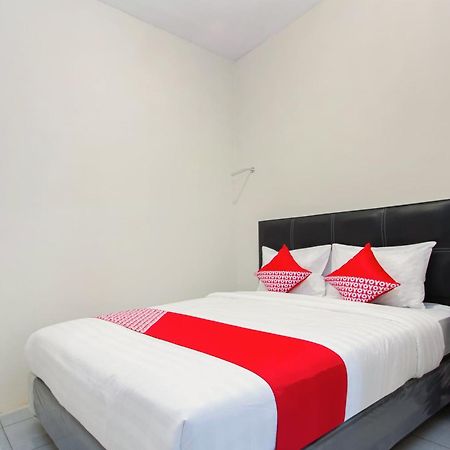 OYO 1718 Homestay Wak Gobenk Salakan Luaran gambar